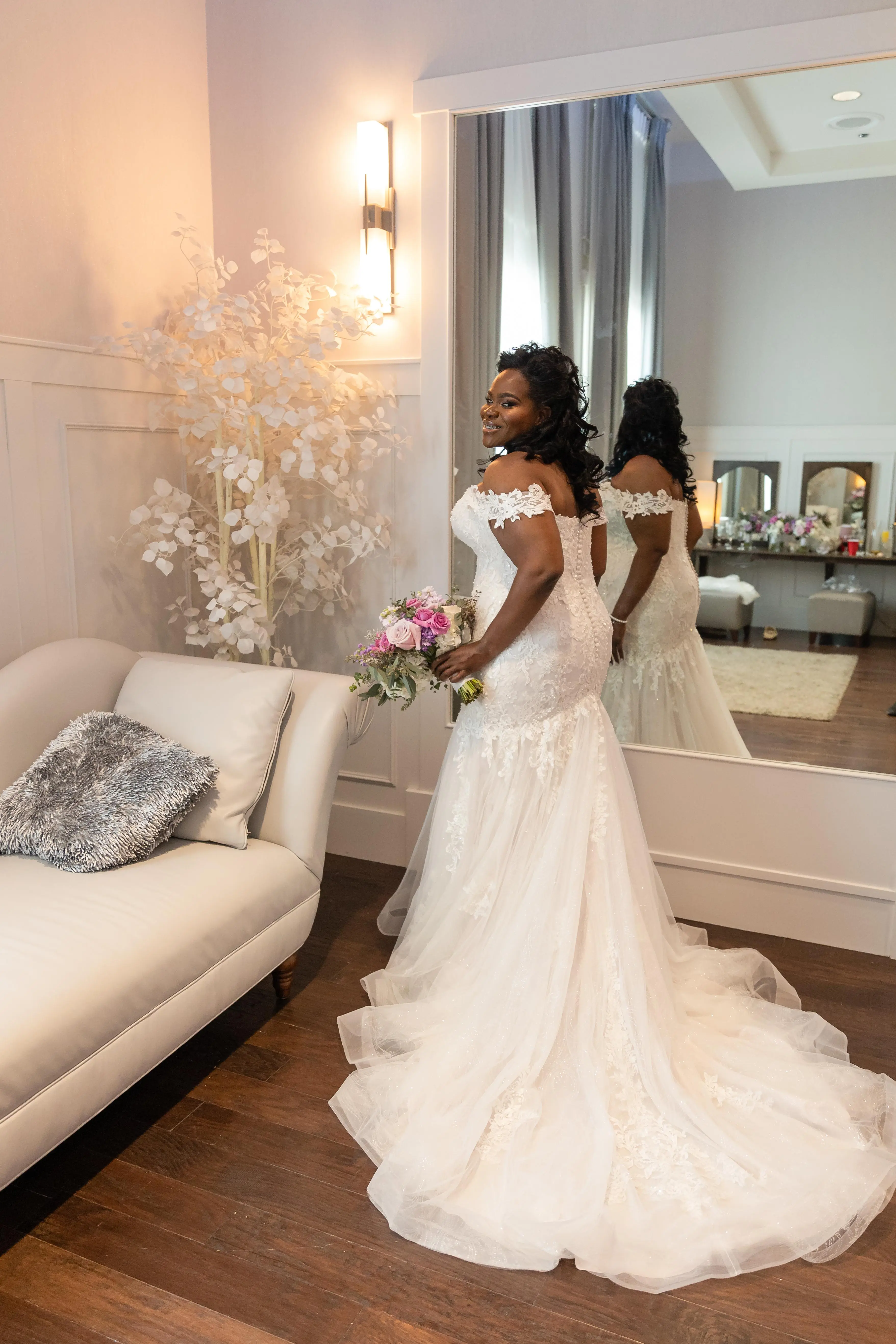 Bride Wearing Lace Mermaid Wedding Dress Lonnie Lynette By Maggie Sottero