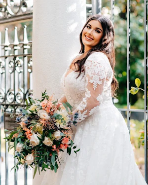 Bride In Sheer Organza Sweetheart Neckline Kierna Sottero Midgley