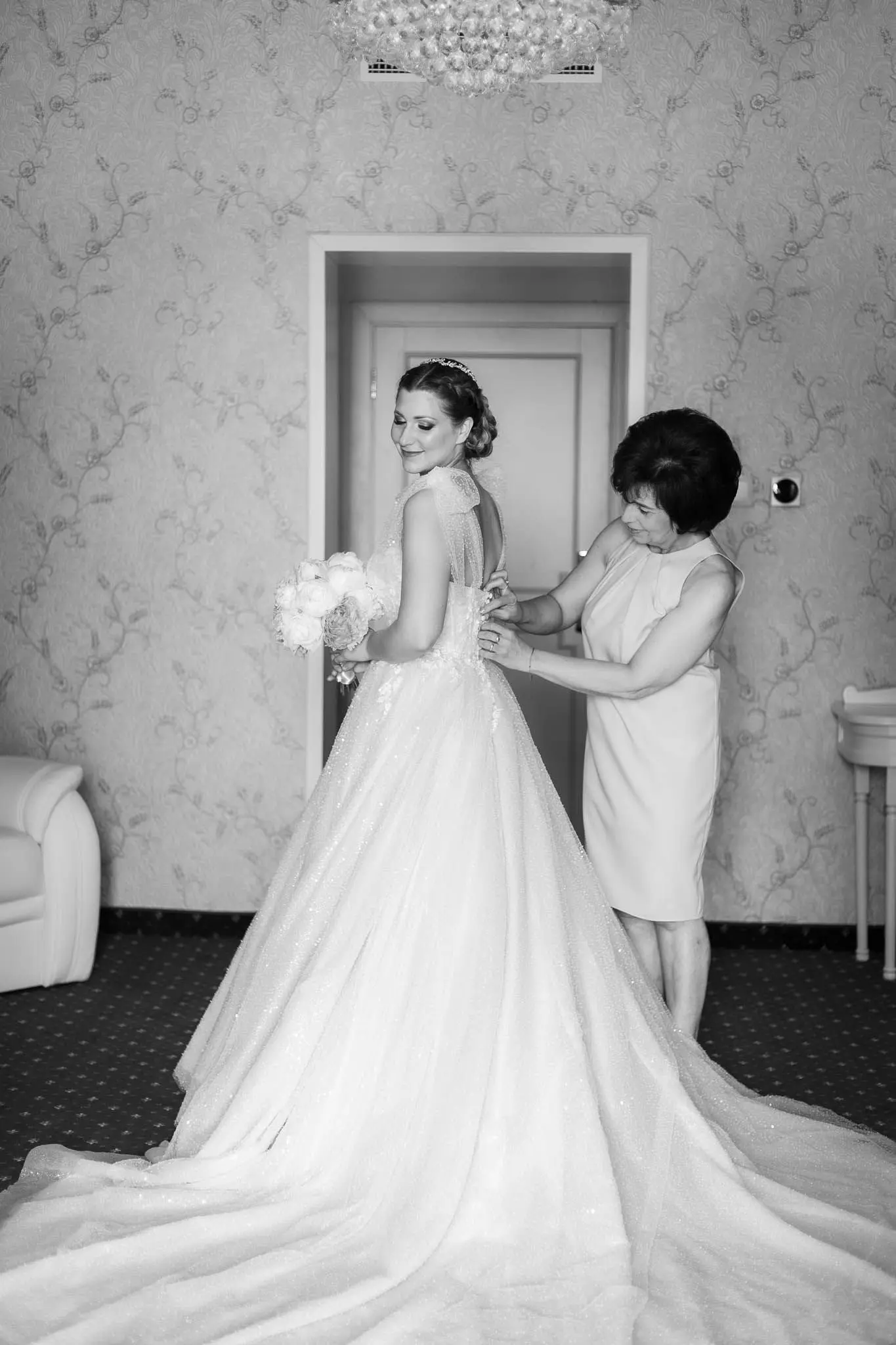 Bride In Fairytale Ball Gown Shasta Sottero Midgley With Mom