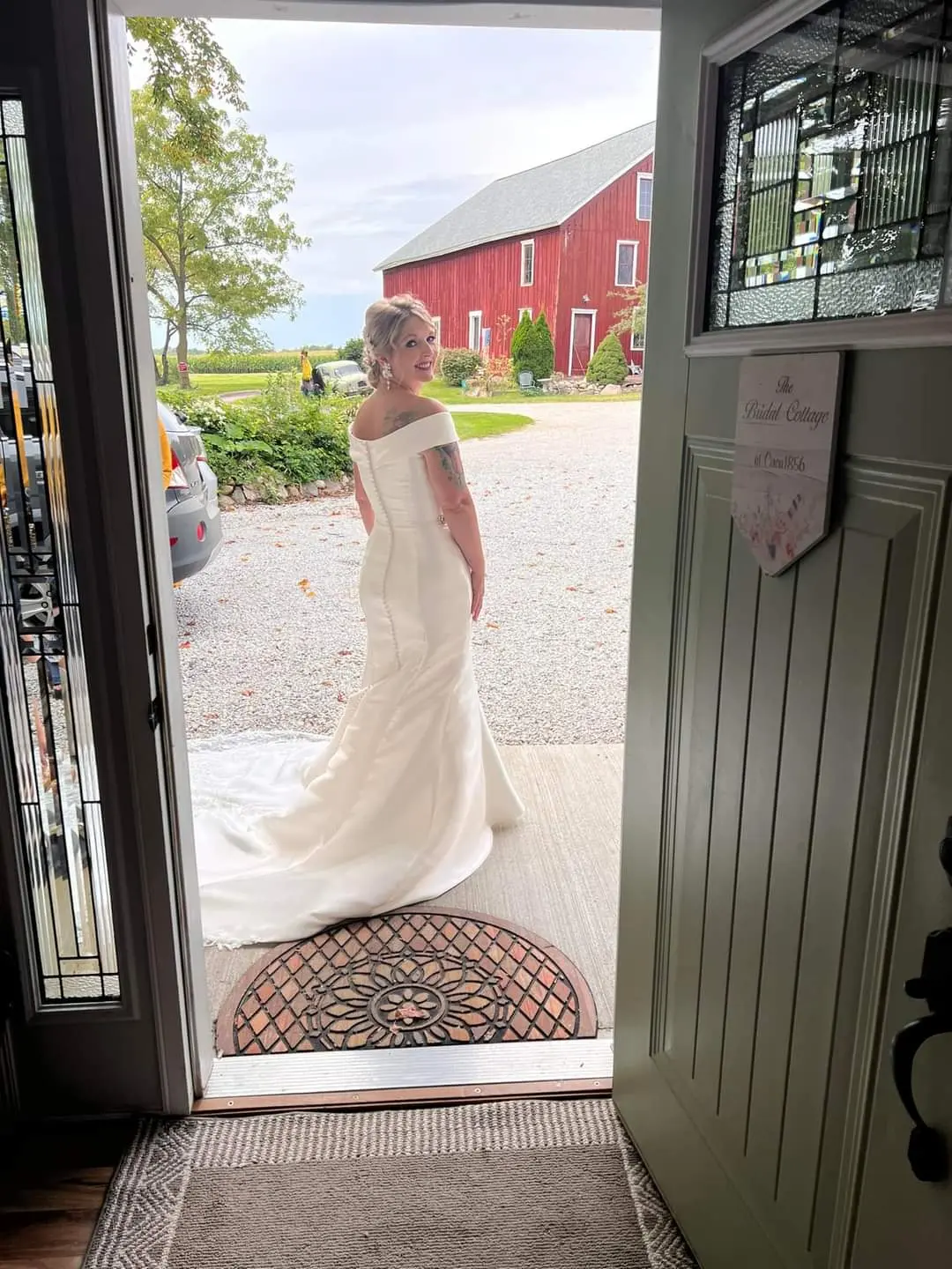 Bride wearing Josie by Rebecca Ingram
