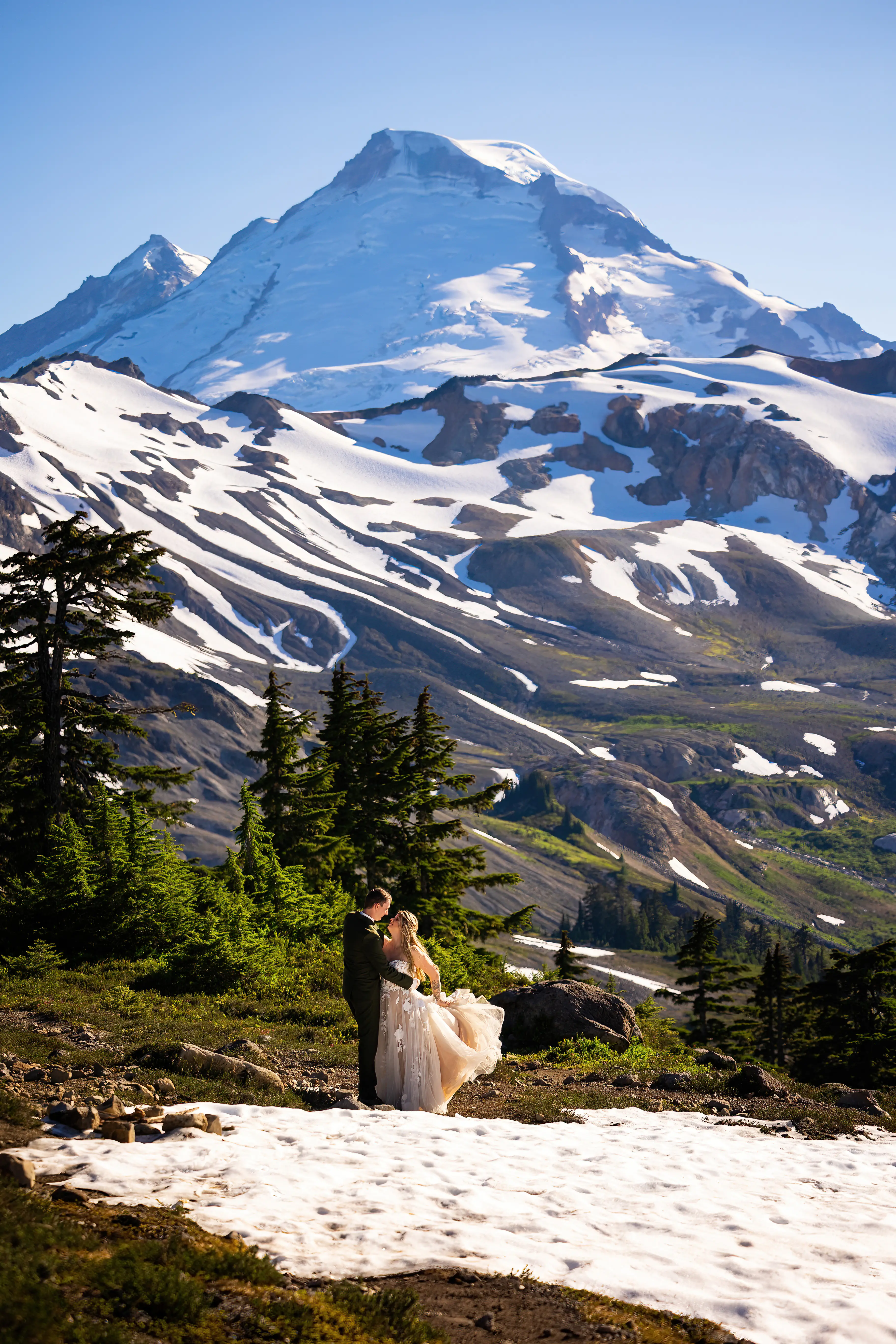 Bride In Boho Sheath Hattie Lane Marie Rebecca Ingram With Groom