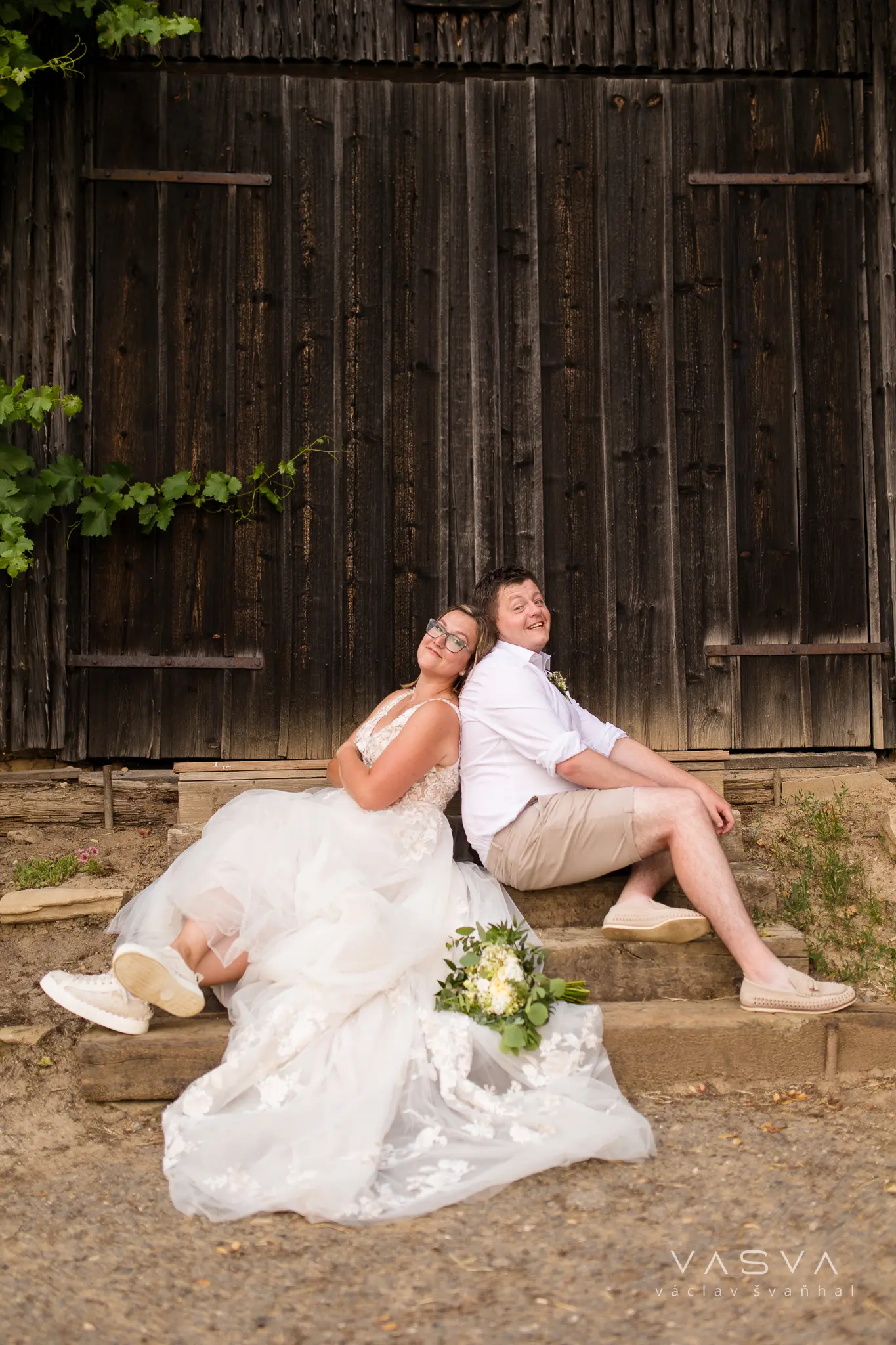Bride In V-neck A-line Minerva Rebecca Ingram With Groom