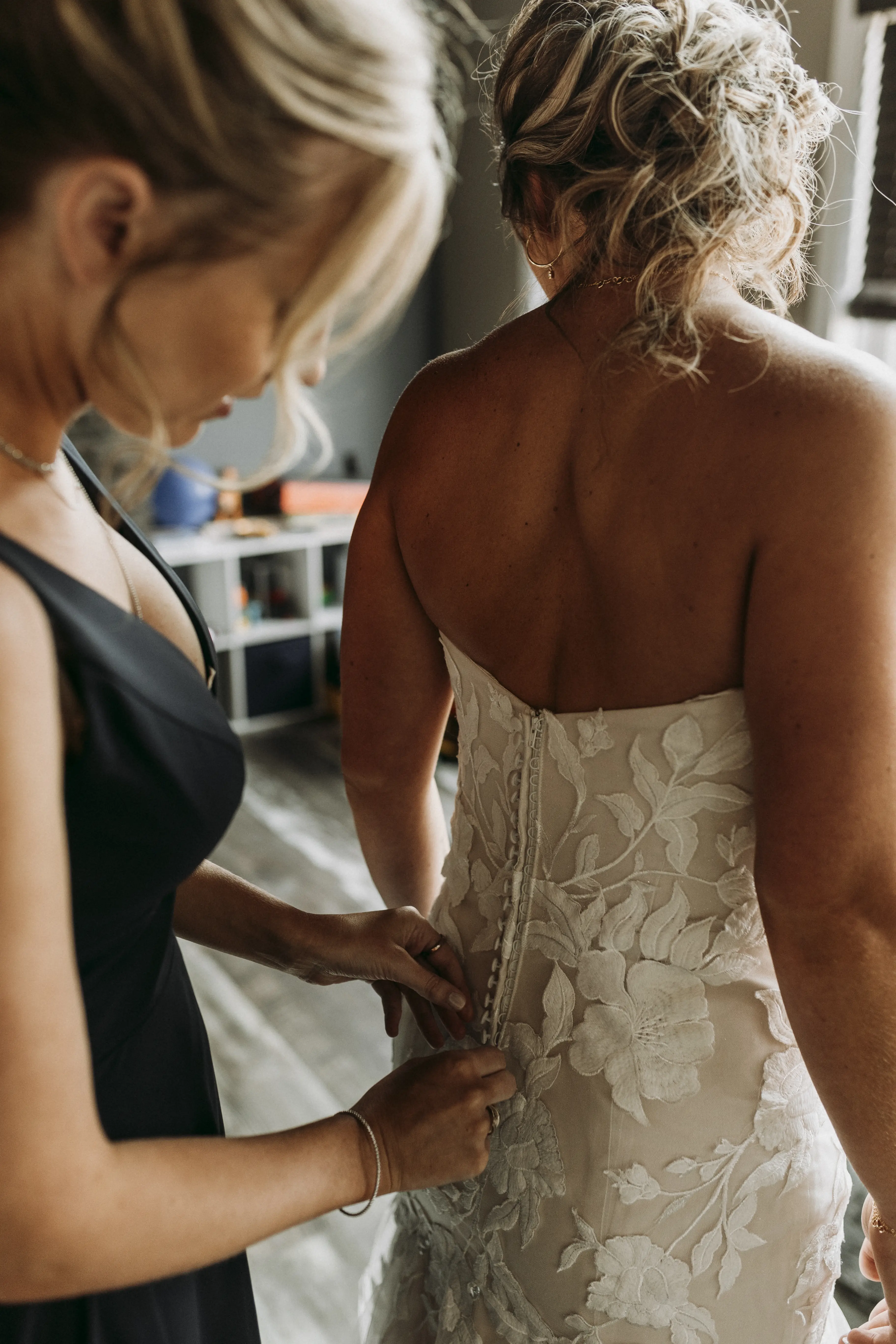 Bride wearing strapless mermaid wedding dress